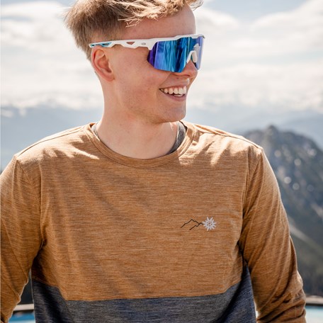 Langarmshirt  aus Merino getragen