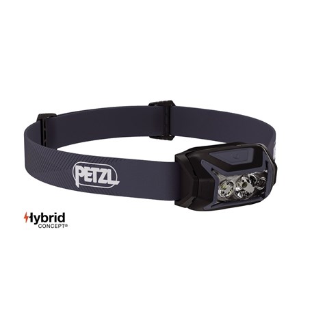 Aufnahme Petzl Actik Stirnlampe Farbe black von vorne seitlich